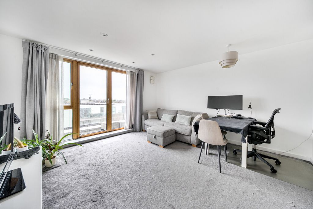 Property photo 1 of 17 1
