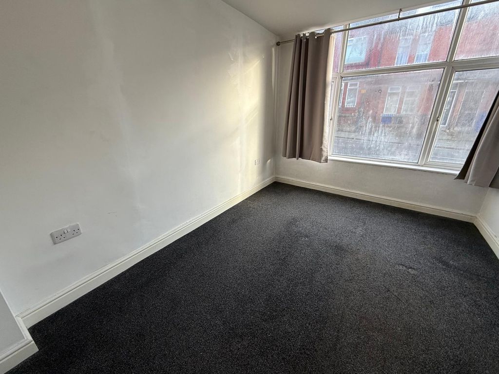 Property photo 3 of 6 Photo 2