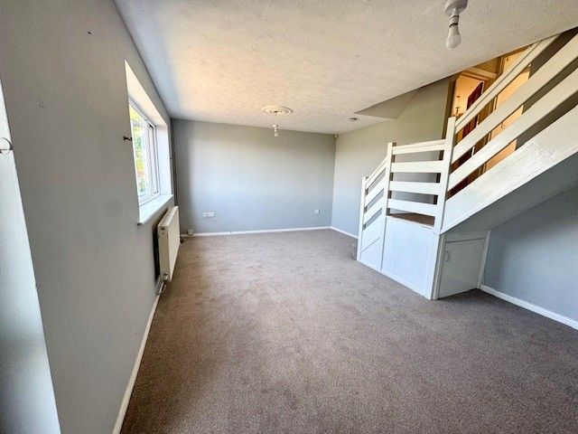 Property photo 2 of 8 Balcony