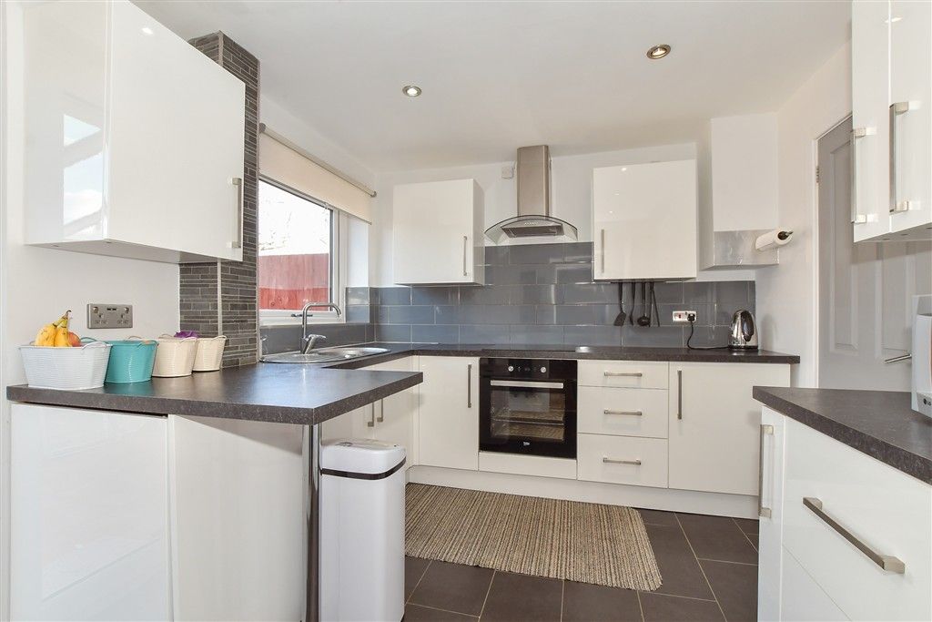 Property photo 3 of 13 Kitchen