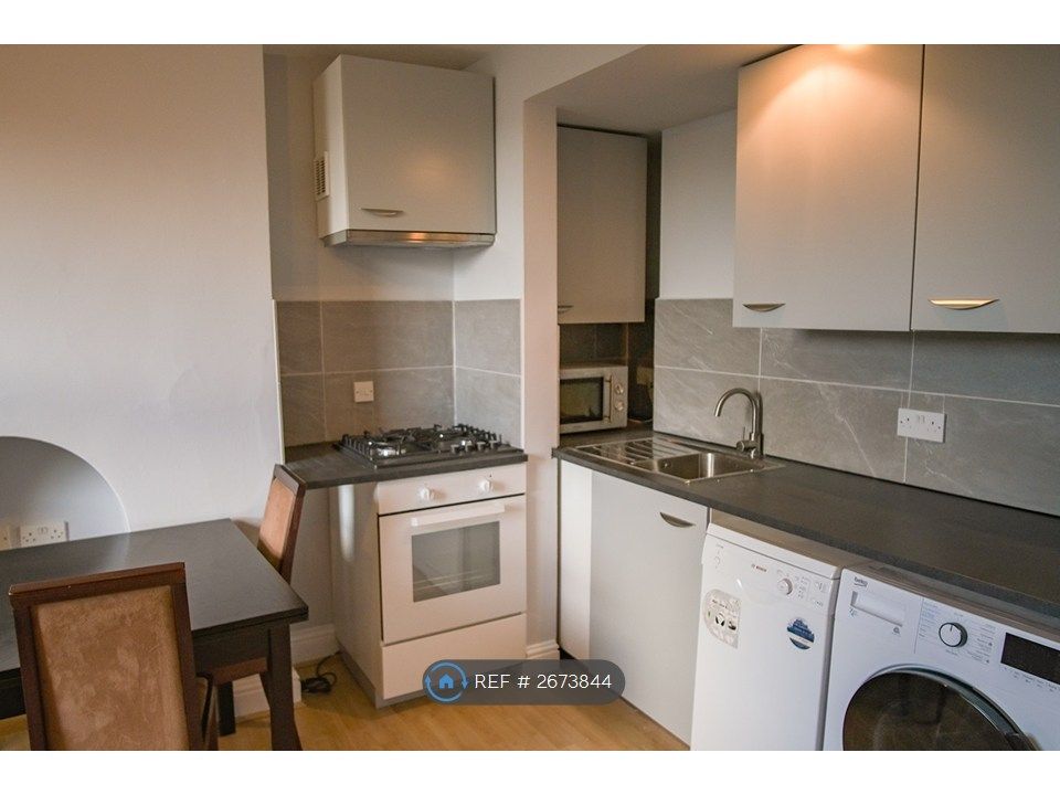 Property photo 3 of 9 Dining/Kitchen Area