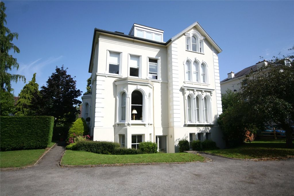 Property photo 2 of 8 Picture No. 10