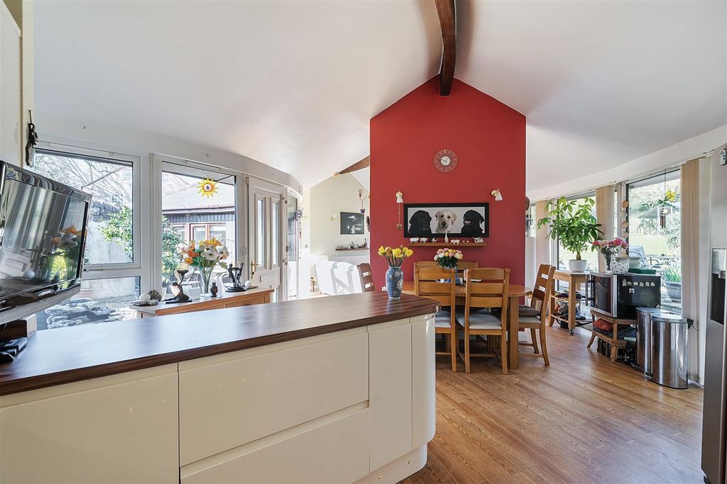Property photo 3 of 22 Kitchen/Dining Area