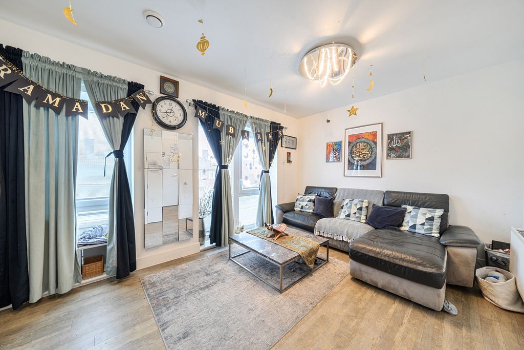 Property photo 2 of 17 1422511-15-69A83A...