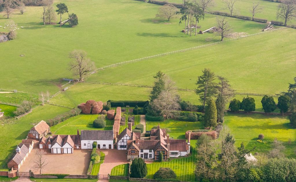 Property photo 2 of 26