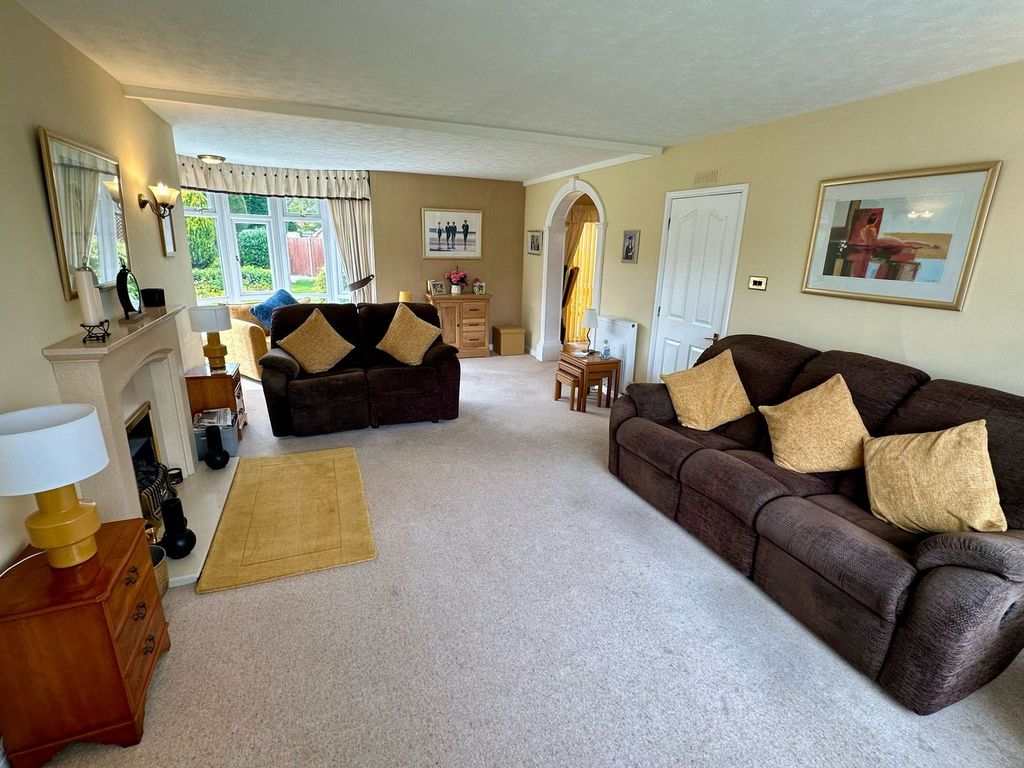 Property photo 2 of 25