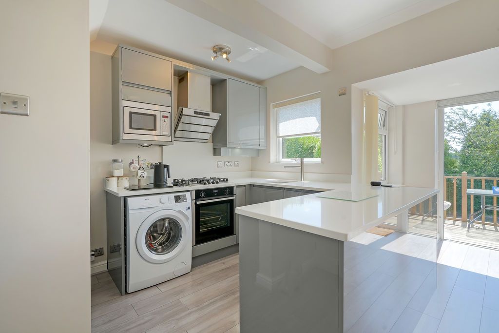 Property photo 3 of 28 Dining Kitchen