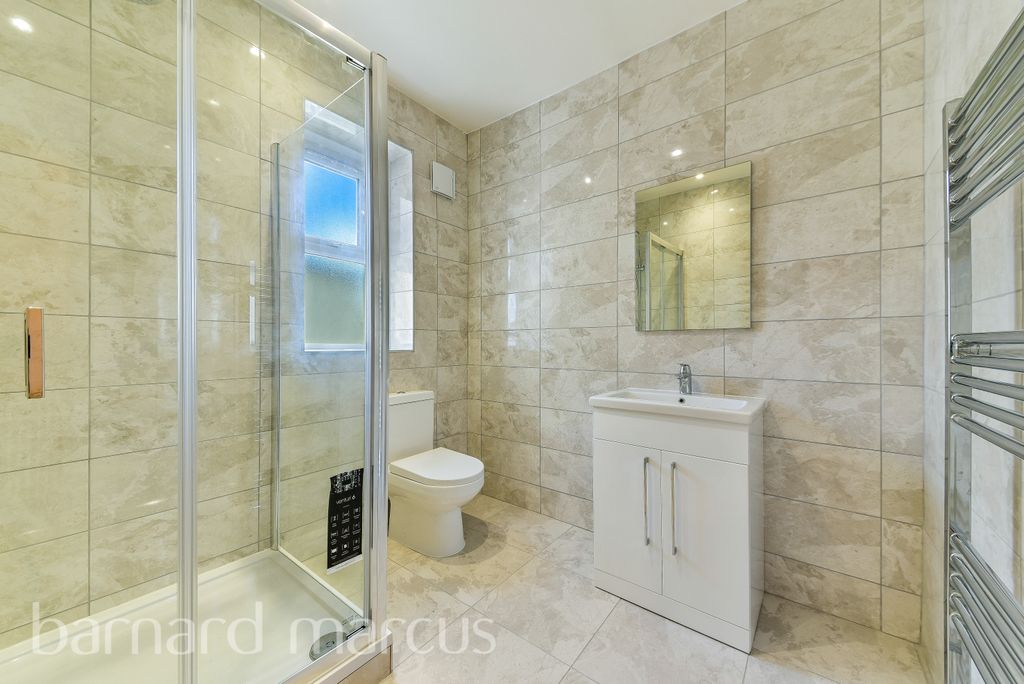 Property photo 3 of 9 Bedroom 1