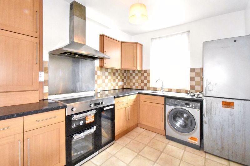 Property photo 1 of 11 Kitchen