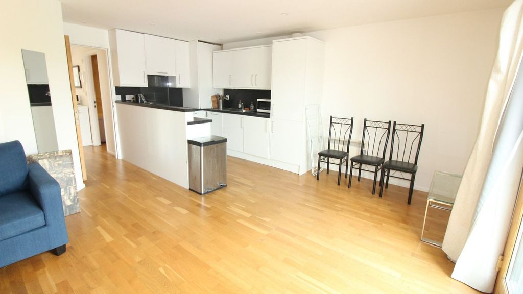 Property photo 2 of 21