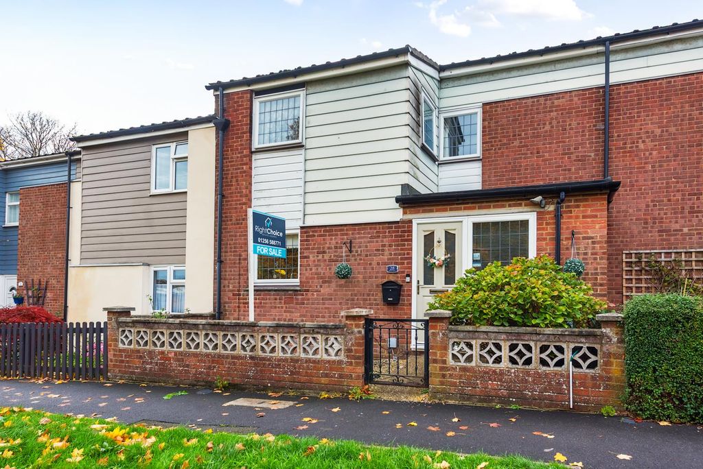 Property photo 1 of 12 Orkney Close