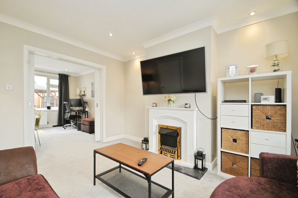Property photo 2 of 17 Photo