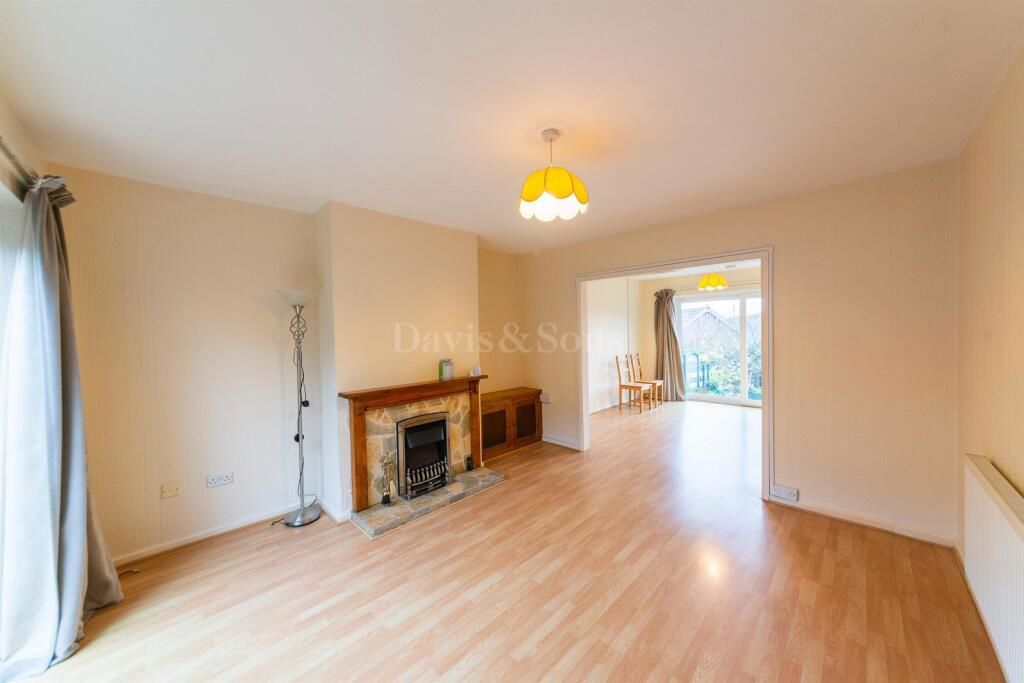 Property photo 2 of 31