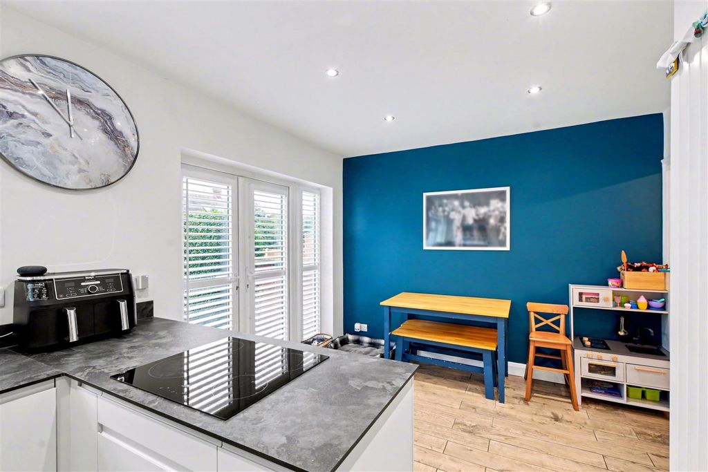 Property photo 3 of 20 Kitchen_4.Jpeg