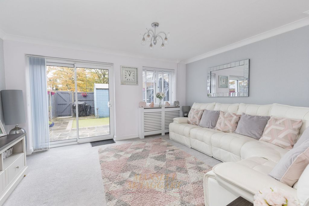 Property photo 3 of 17