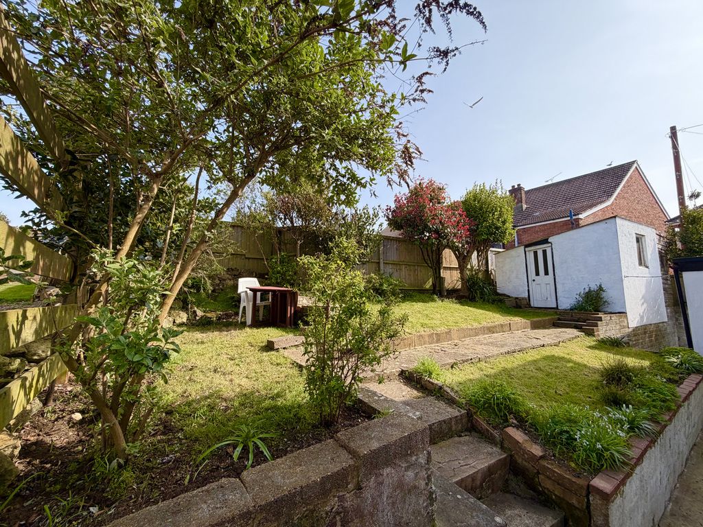 Property photo 2 of 20