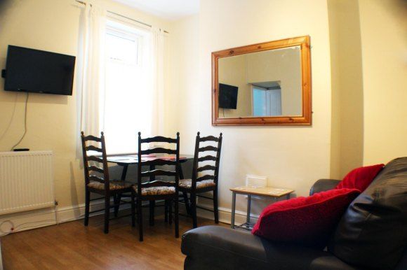 Property photo 3 of 9 Lounge