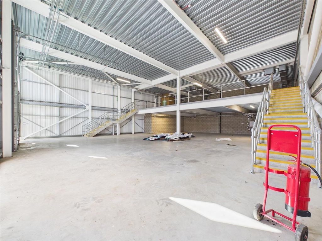 Property photo 3 of 8 Cam04237G0-Pr0294-Still003.Jpg