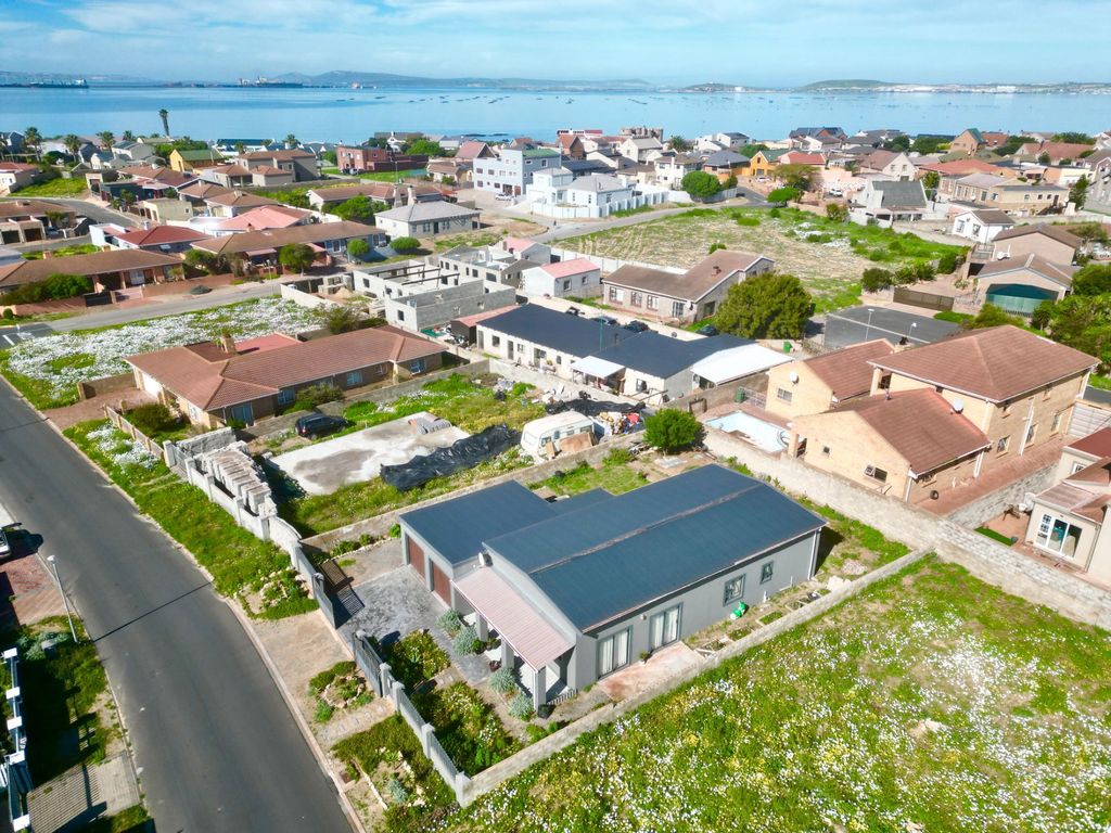 Property photo 3 of 77 La1711357