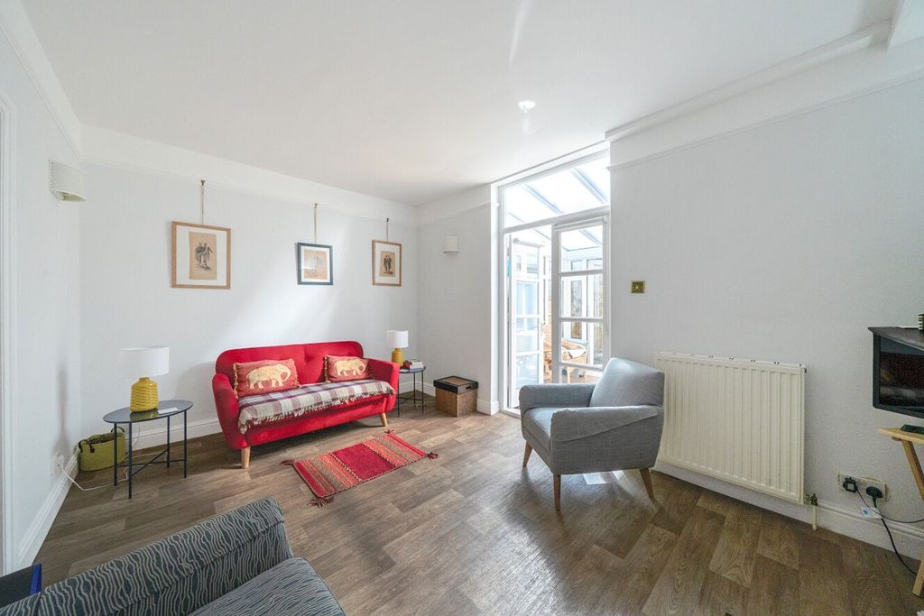 Property photo 3 of 11 Picture No. 01