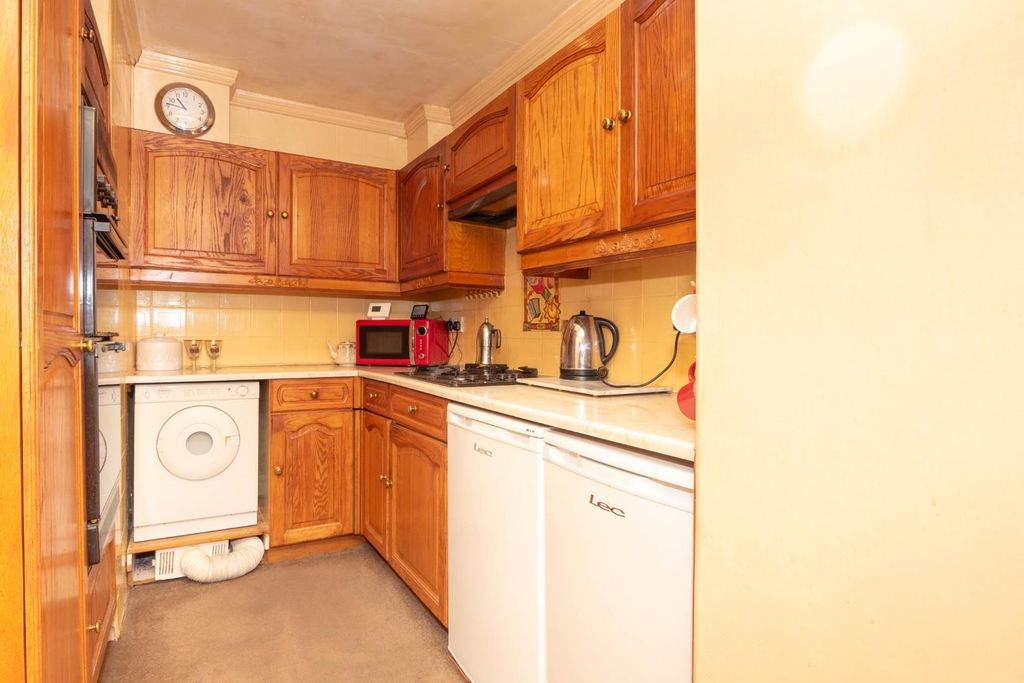 Property photo 3 of 24 Kitchen