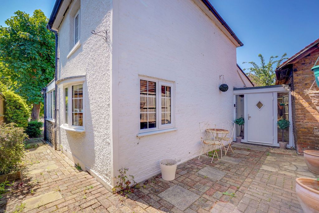 Property photo 1 of 25