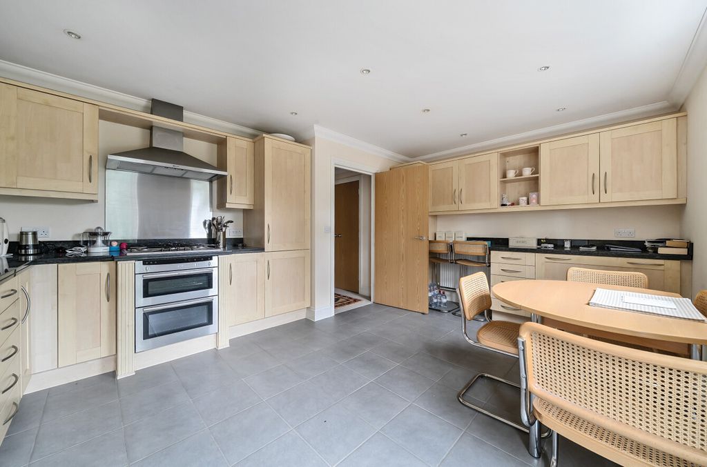 Property photo 3 of 19 1299480-13-68357F...
