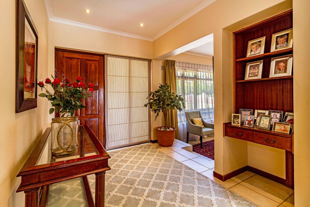 Property photo 2 of 41 St1693156