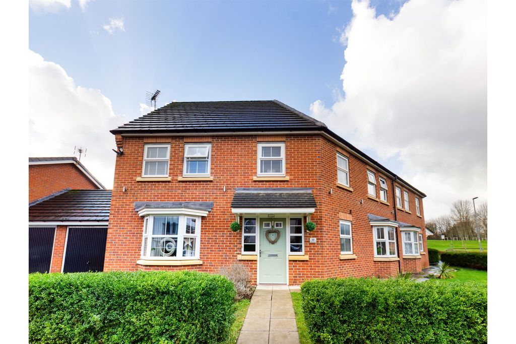 Property photo 2 of 37
