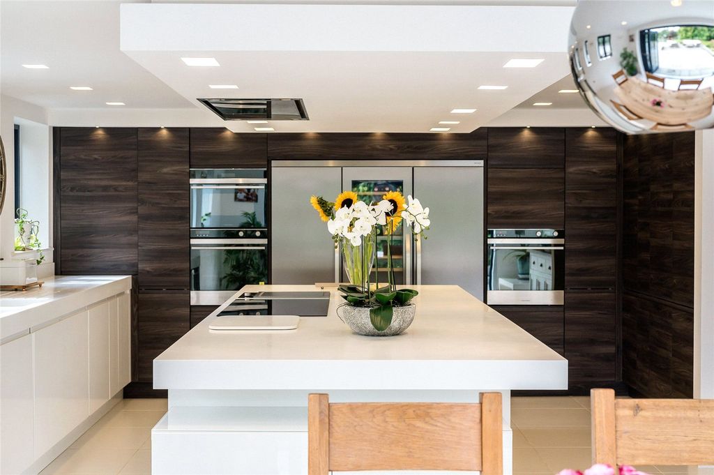 Property photo 3 of 46 Kitchen/Dining Room