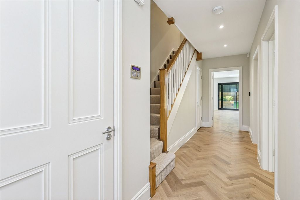 Property photo 3 of 17 Picture No. 28