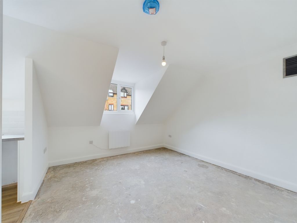 Property photo 3 of 7 Cam02136G0-Pr0045-Still005