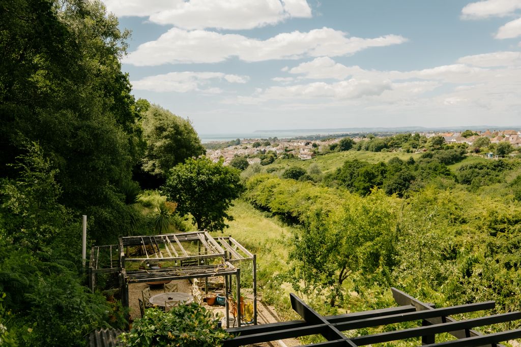 Property photo 3 of 37 Croft-Hastings-Tilekilnlane-Exterior-12