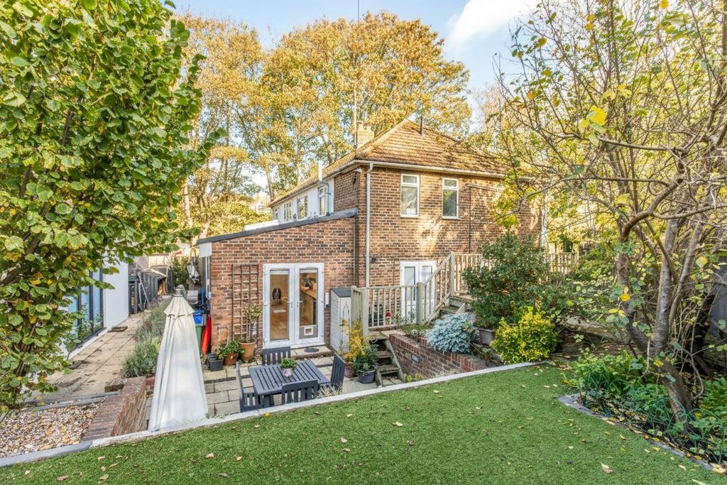 Property photo 1 of 18