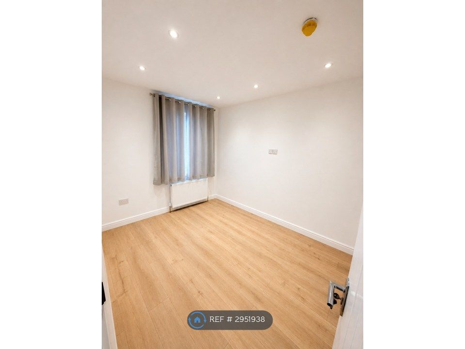 Property photo 3 of 25