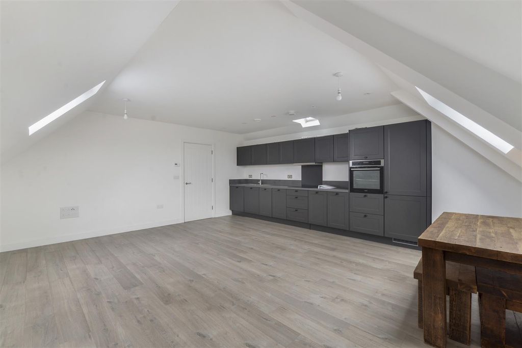 Property photo 2 of 10 07.Jpg