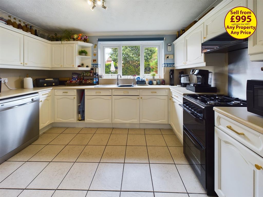 Property photo 2 of 34 Cam01619G0-Pr0044-Still014.Jpg