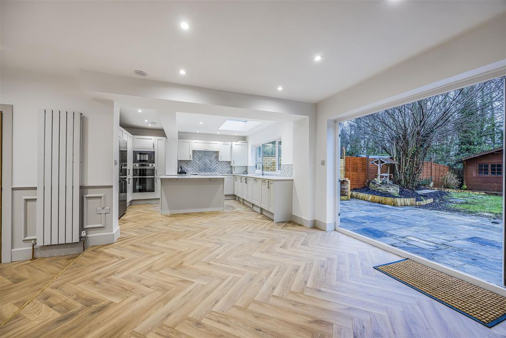 Property photo 1 of 30 176 Hazelton Way, Horndean-Porticomarketing-Soldby