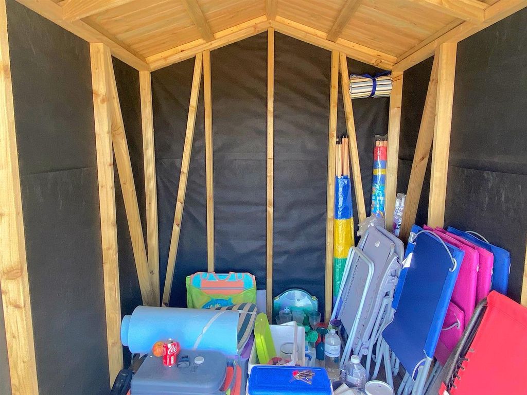 Property photo 3 of 6 Beach Hut 19 Glyne Gap - Internal.Jpg