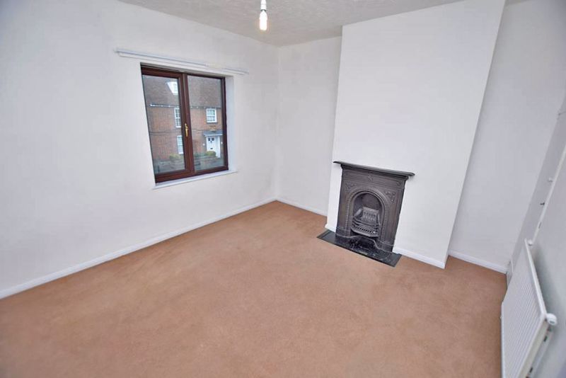 Property photo 2 of 10 Photo 3