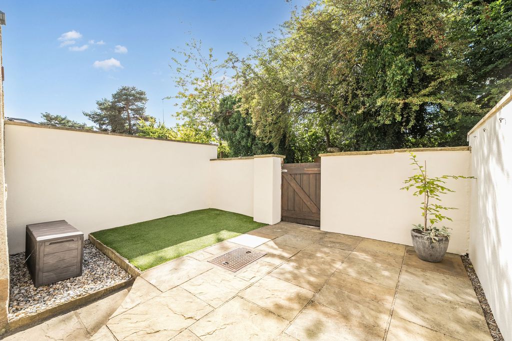 Property photo 3 of 23