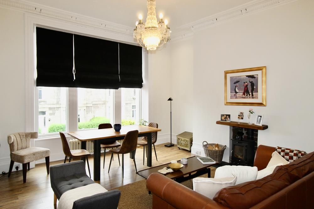 Property photo 1 of 16 Lounge 01