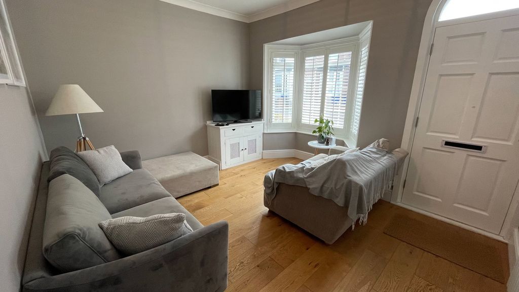 Property photo 2 of 13