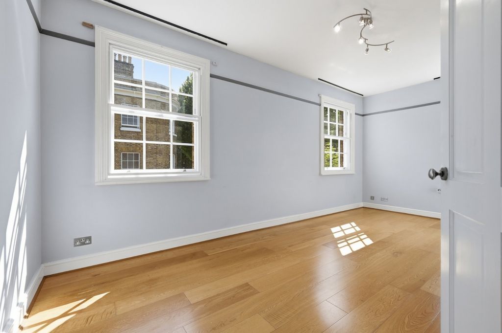 Property photo 3 of 13 Picture No. 02