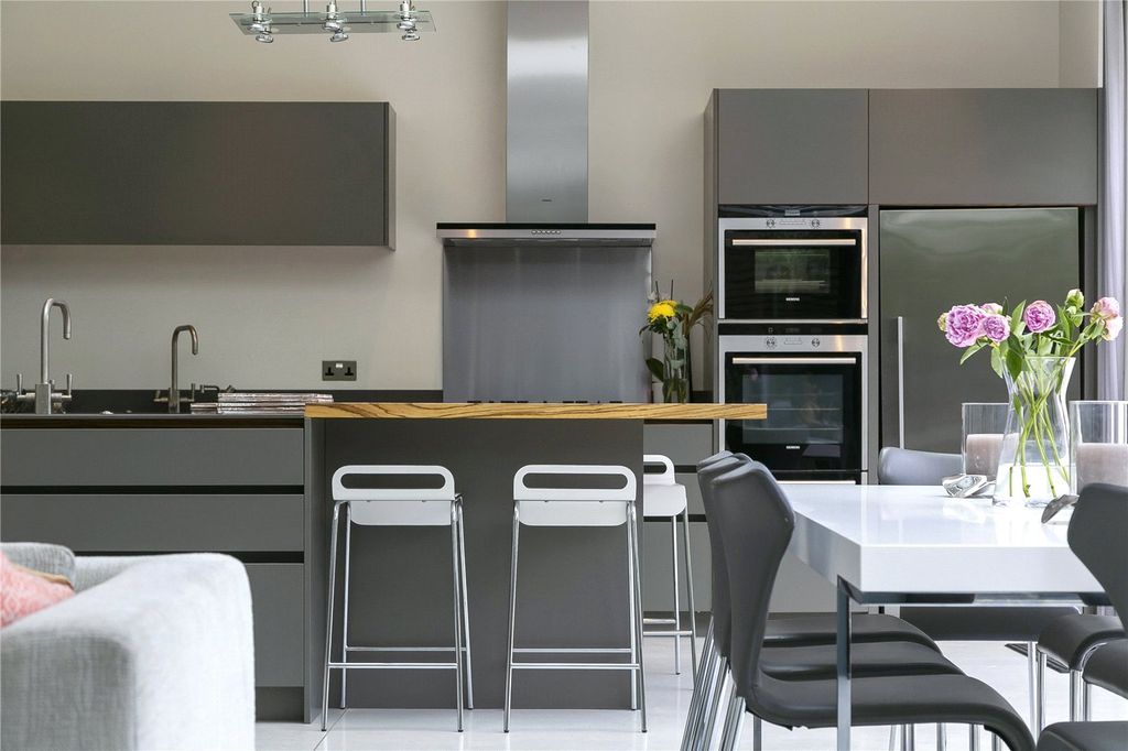 Property photo 3 of 12 Picture No. 03