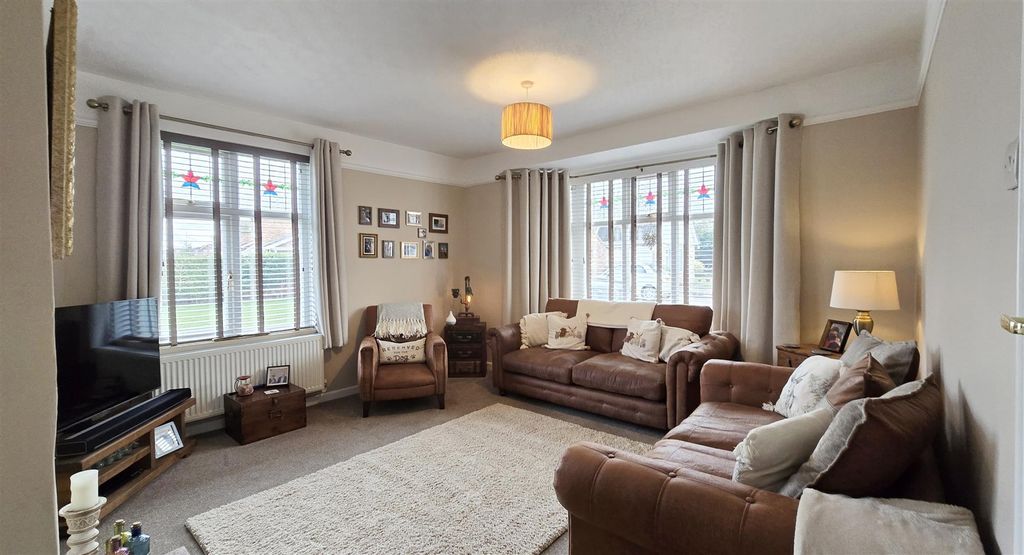 Property photo 2 of 29 Living Room