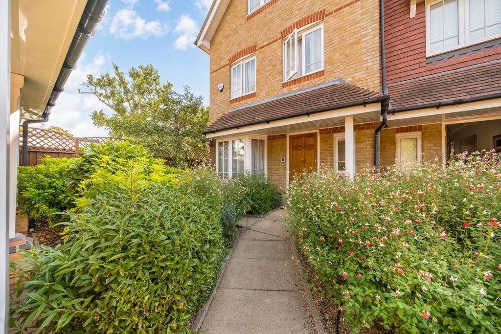 Property photo 2 of 12