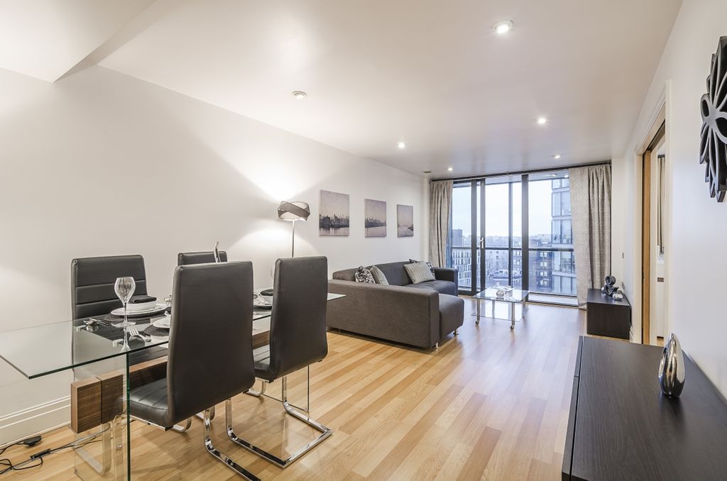Property photo 2 of 16 Sheldon Square 001