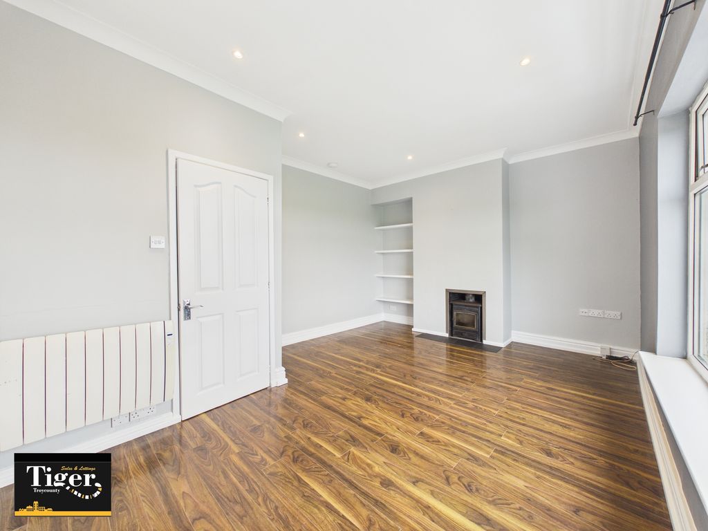 Property photo 3 of 18 Cam03440G0-Pr0540-Still018