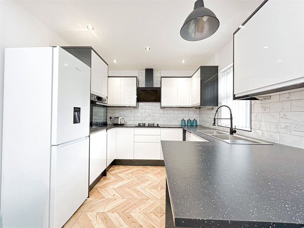 Property photo 2 of 17 Picture No. 07